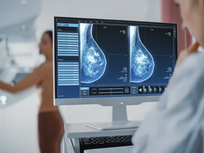 Breast cancer screening Glendale patient with a technologist at Lucent Medical Imaging